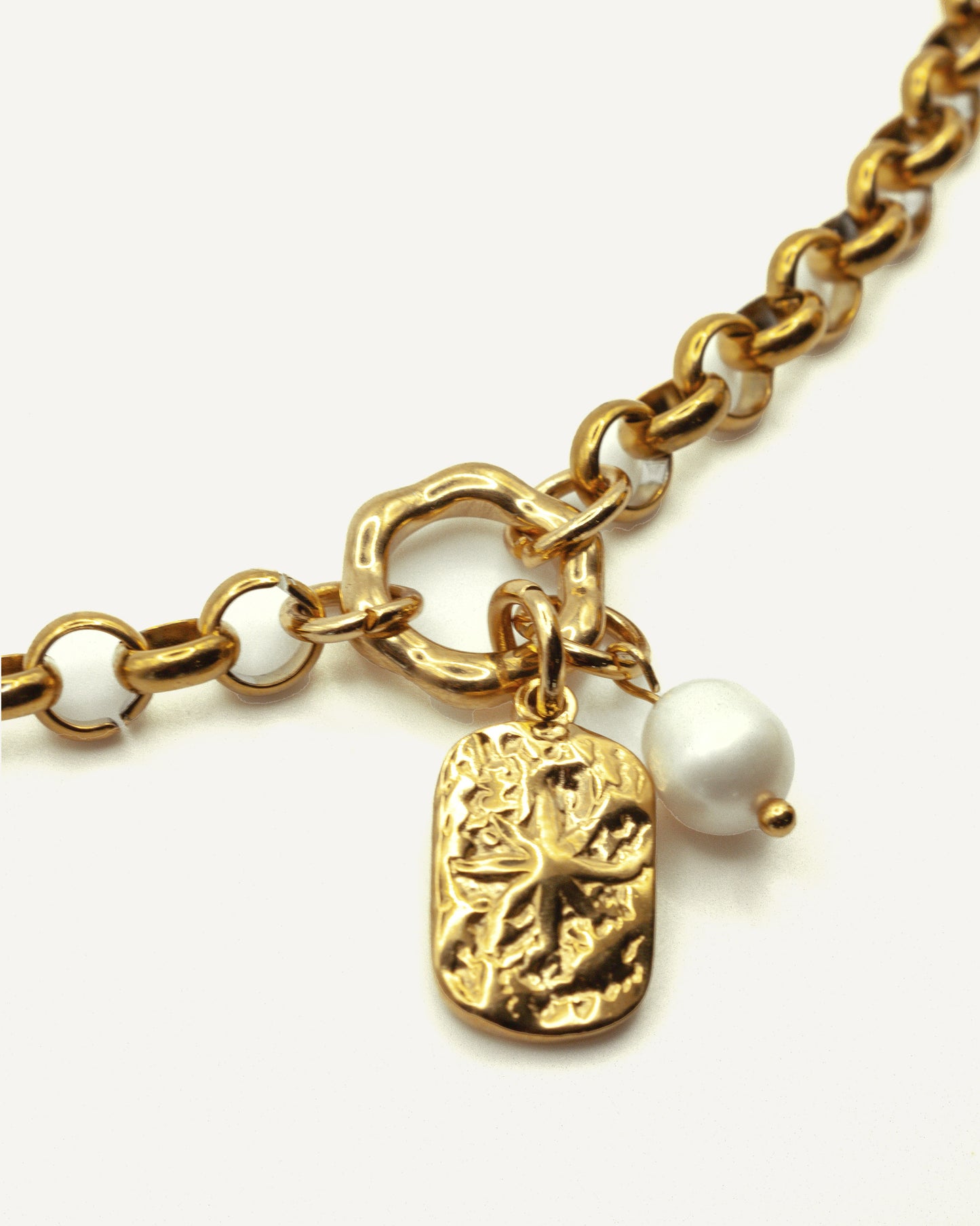 Charm Pearl gold